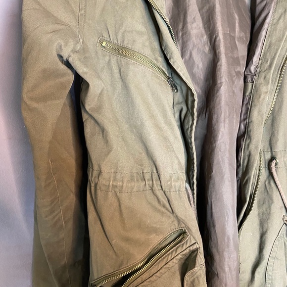 Comfortable Green Cargo Jacket - Picture 2 of 5